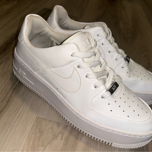Nike White Air Force 1 Sneakers - Picture 1 of 8